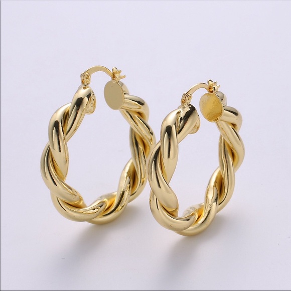 3 Sizes✨14K Gold Twisted Hoops | GLD RZÉ - Picture 3 of 5